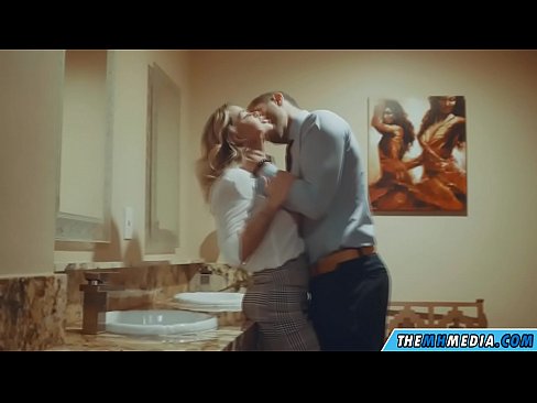 ❤️ Nigbati bilondi ti oyan ba tan ọ ni yara isinmi ti gbogbo eniyan ❤❌ si wa ❌❤